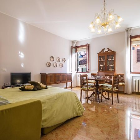 Rialto Bridge Big Apt With Lift By Lionhost Venezia Esterno foto